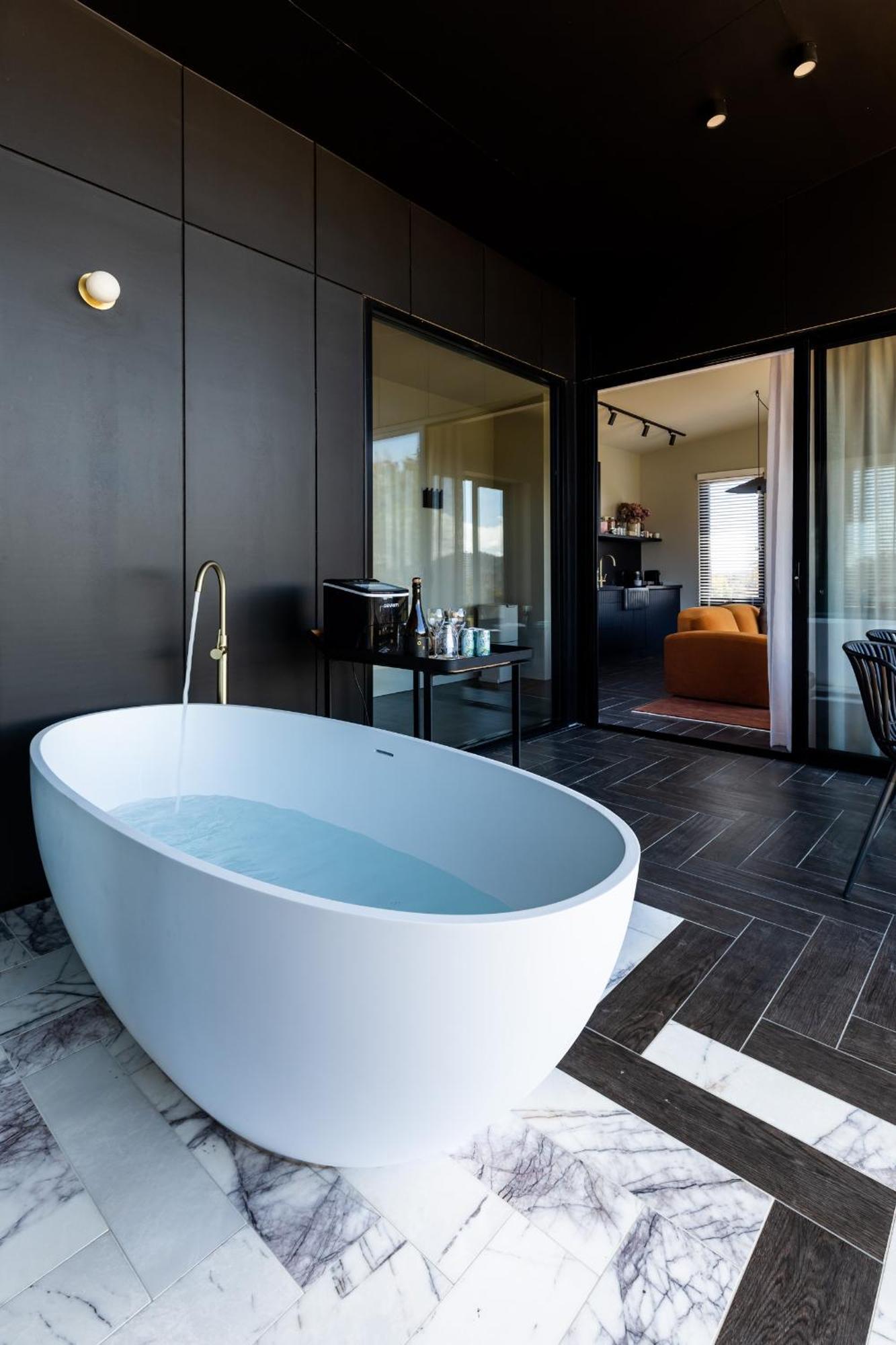 Wherewithal Luxury Suites Carlton エクステリア 写真